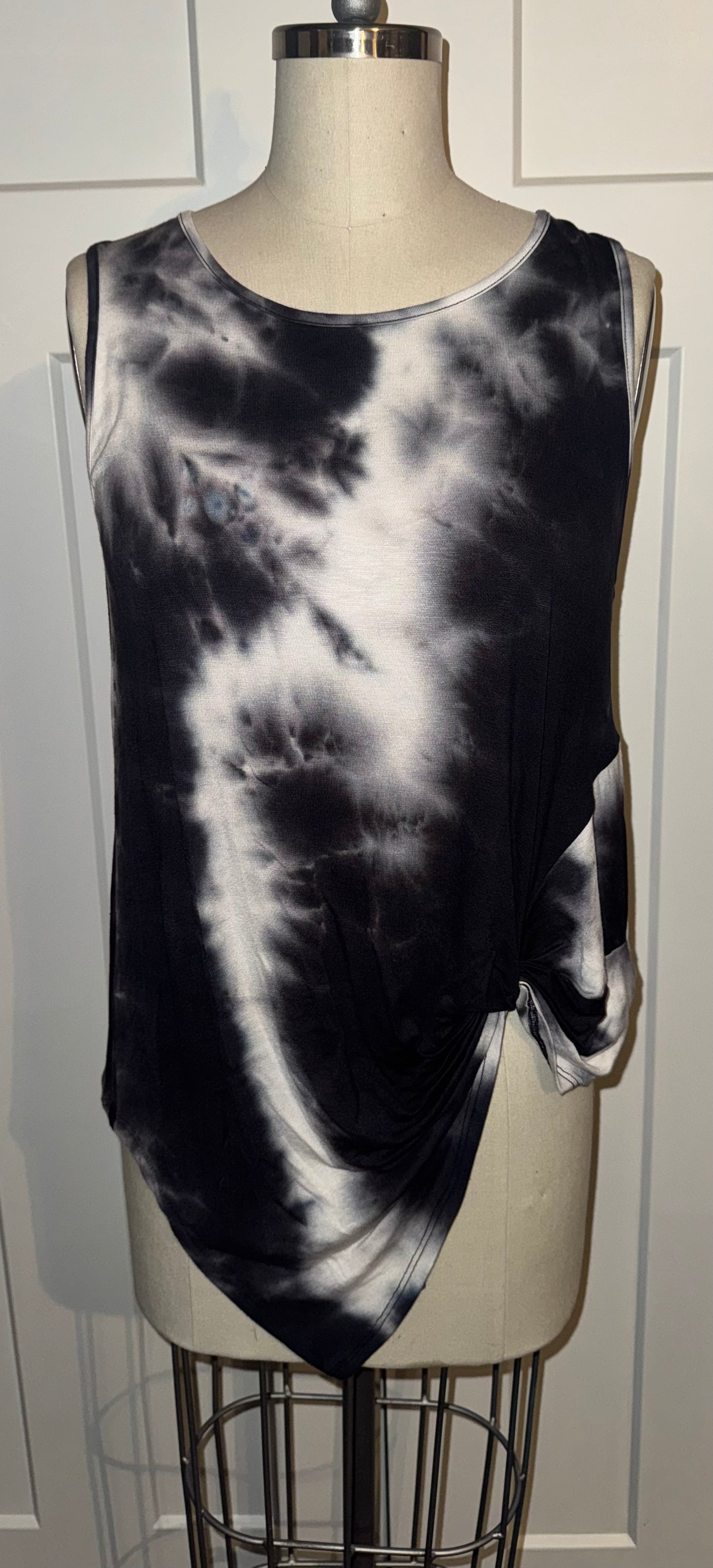 Black and White Dye Knot Tie Tank