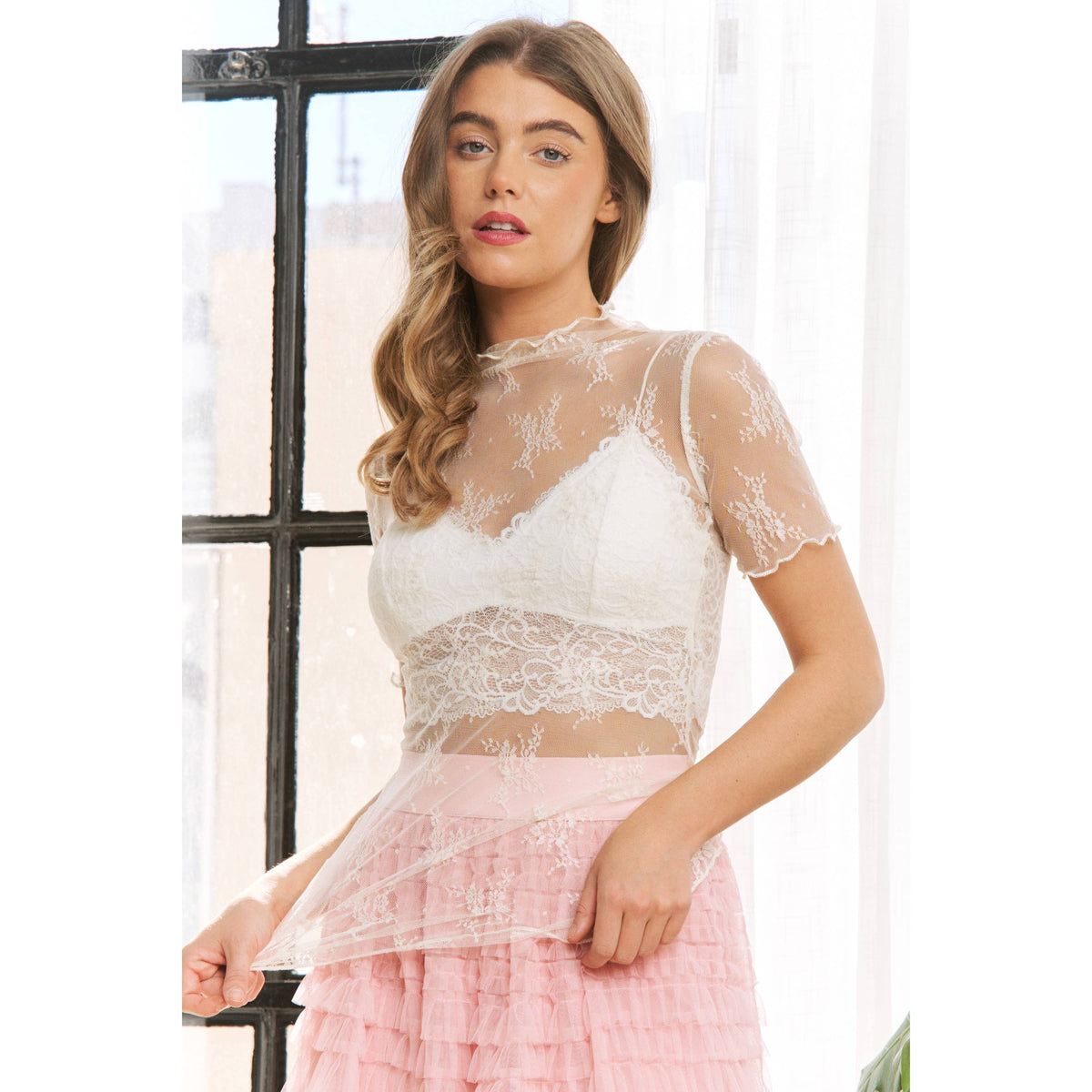 MESH LACE HIGH NECK DESIGN SHORT SLEEVE FITTED TOP